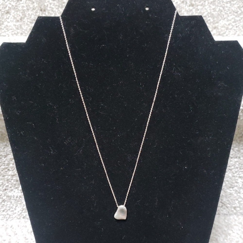 Tiffany & Co E Peretti Elegant Silver Heart Pendant Necklace Authentic